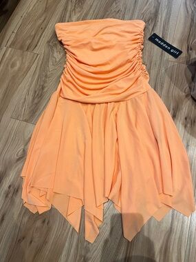 Madden Girl Strapless Peach Orange Handkerchief Hem Dress size medium